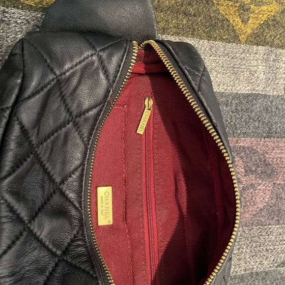 CC Black Quilted Leather Waist Bag - Picture 8 of 11